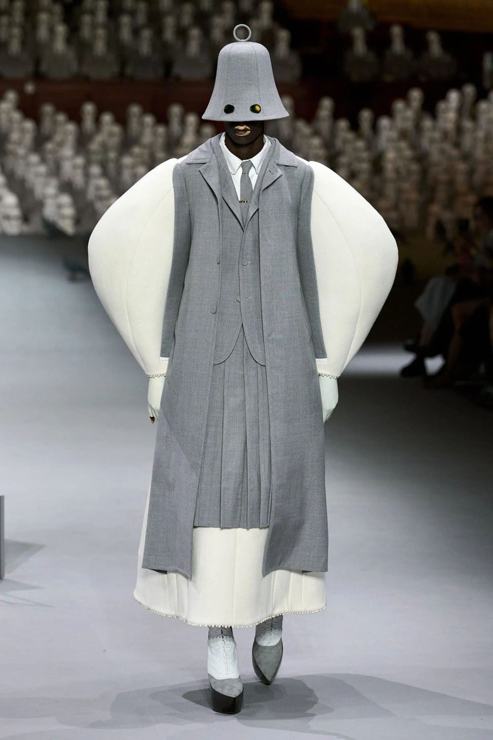 Thom Browne Couture Herbst 2023 2024 Runway Magazin (53)
