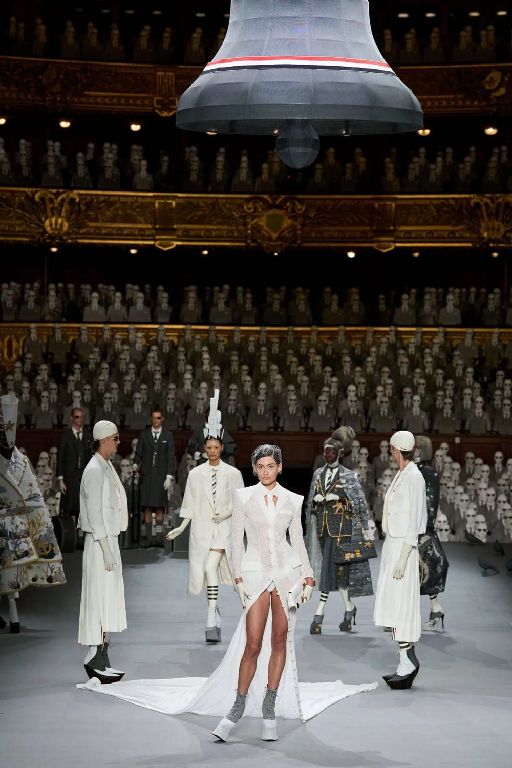 Thom Browne Couture Herbst 2023 2024 Runway Magazin (59)