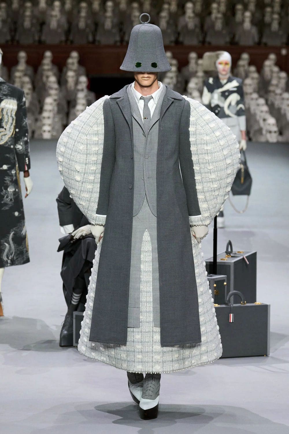 Thom Browne Couture Herbst 2023 2024 Runway Magazin (9)