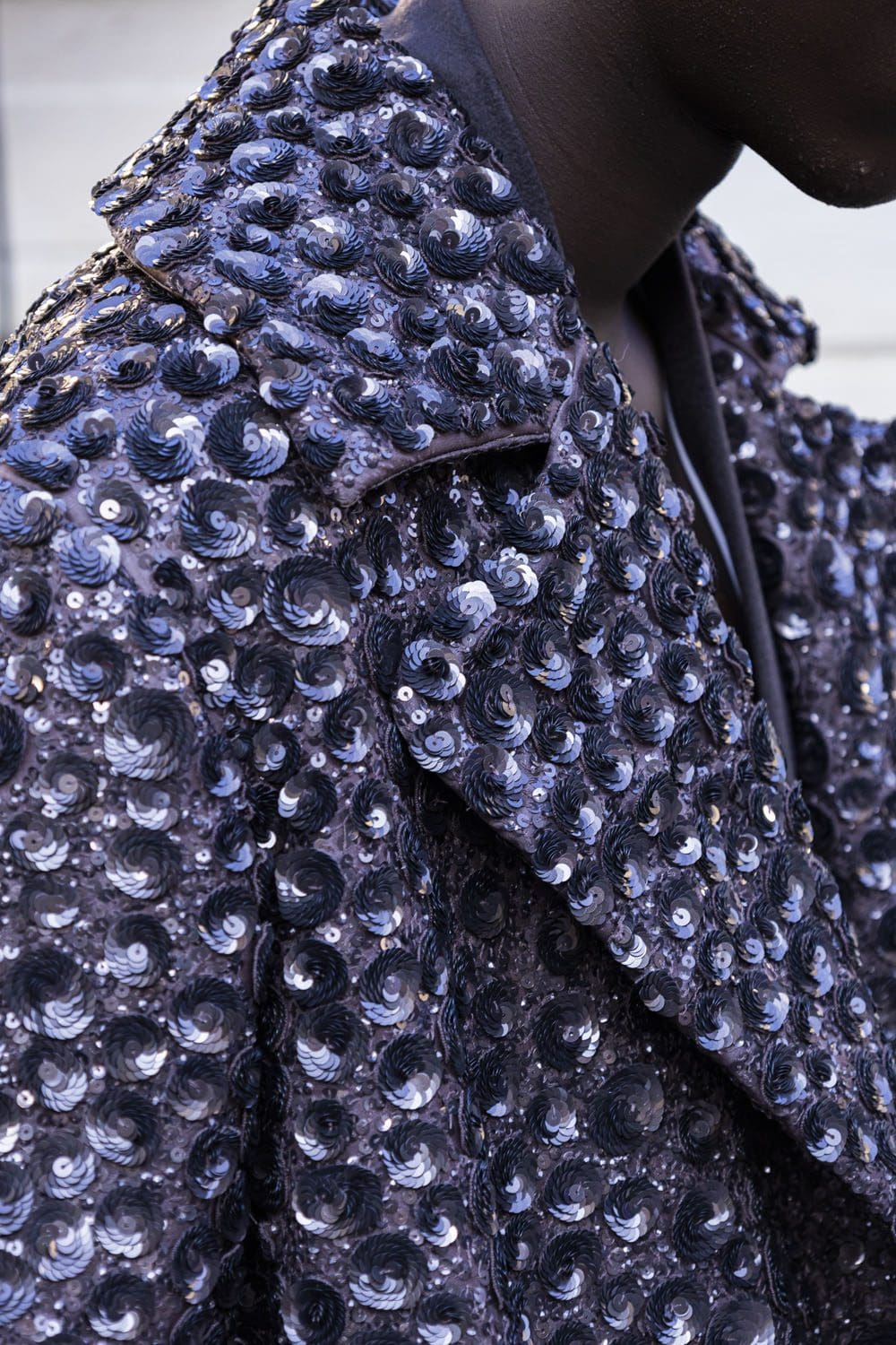 Valentino Haute Couture Осень 2023 2024 Подробности за кулисами Runway Журнал (5)