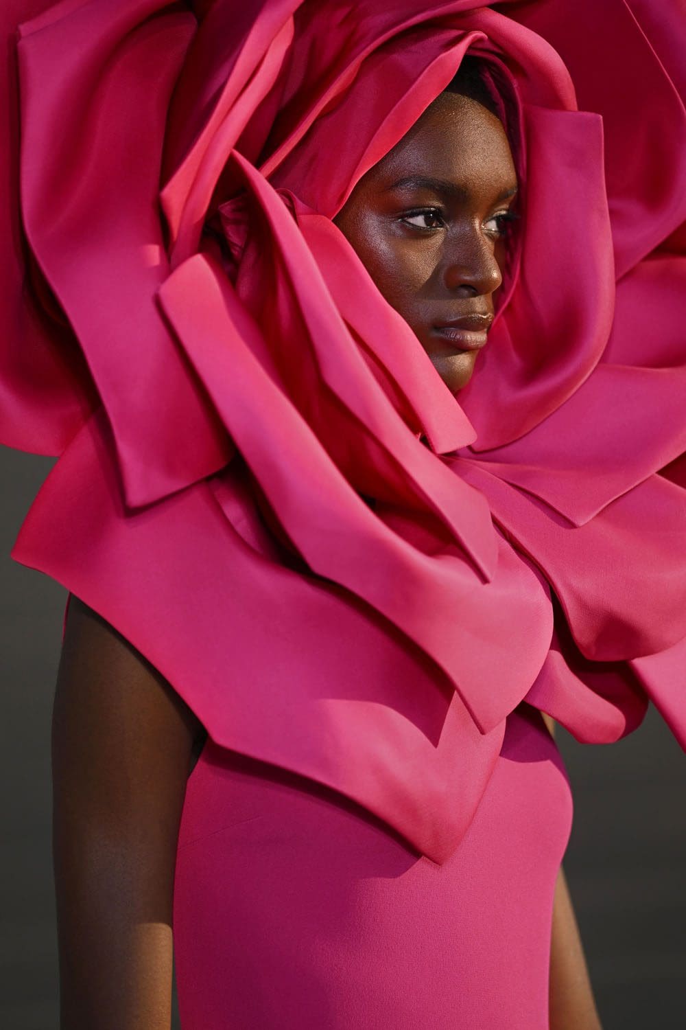 Valentino Haute Couture Осень 2023 2024 Подробности за кулисами Runway Журнал (51)