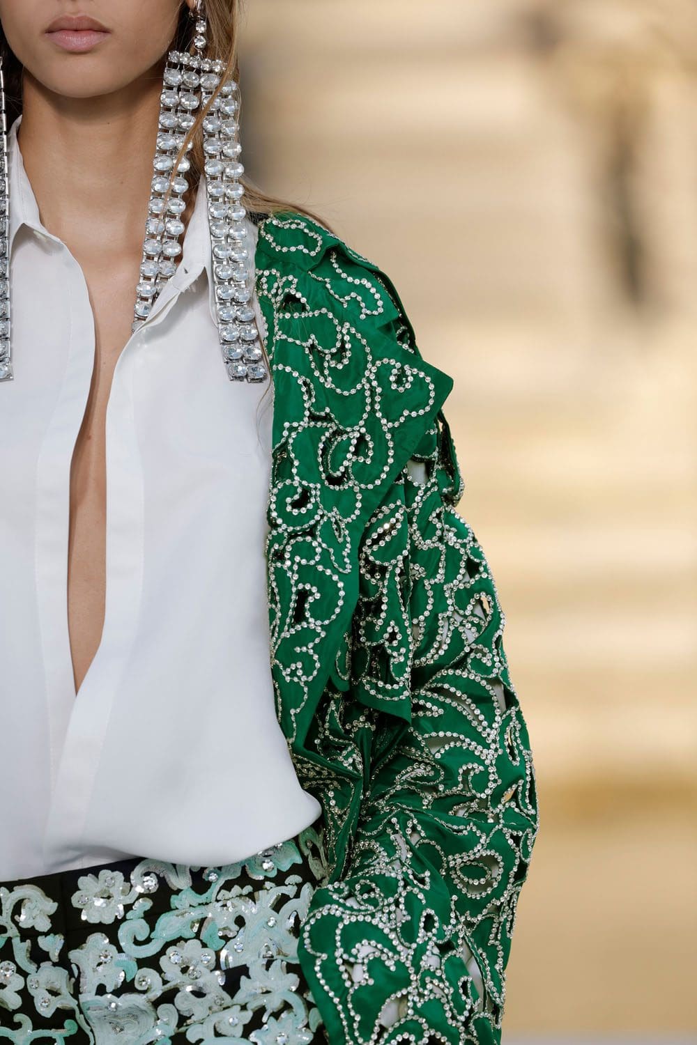 Valentino Haute Couture Осень 2023 2024 Подробности за кулисами Runway Журнал (54)