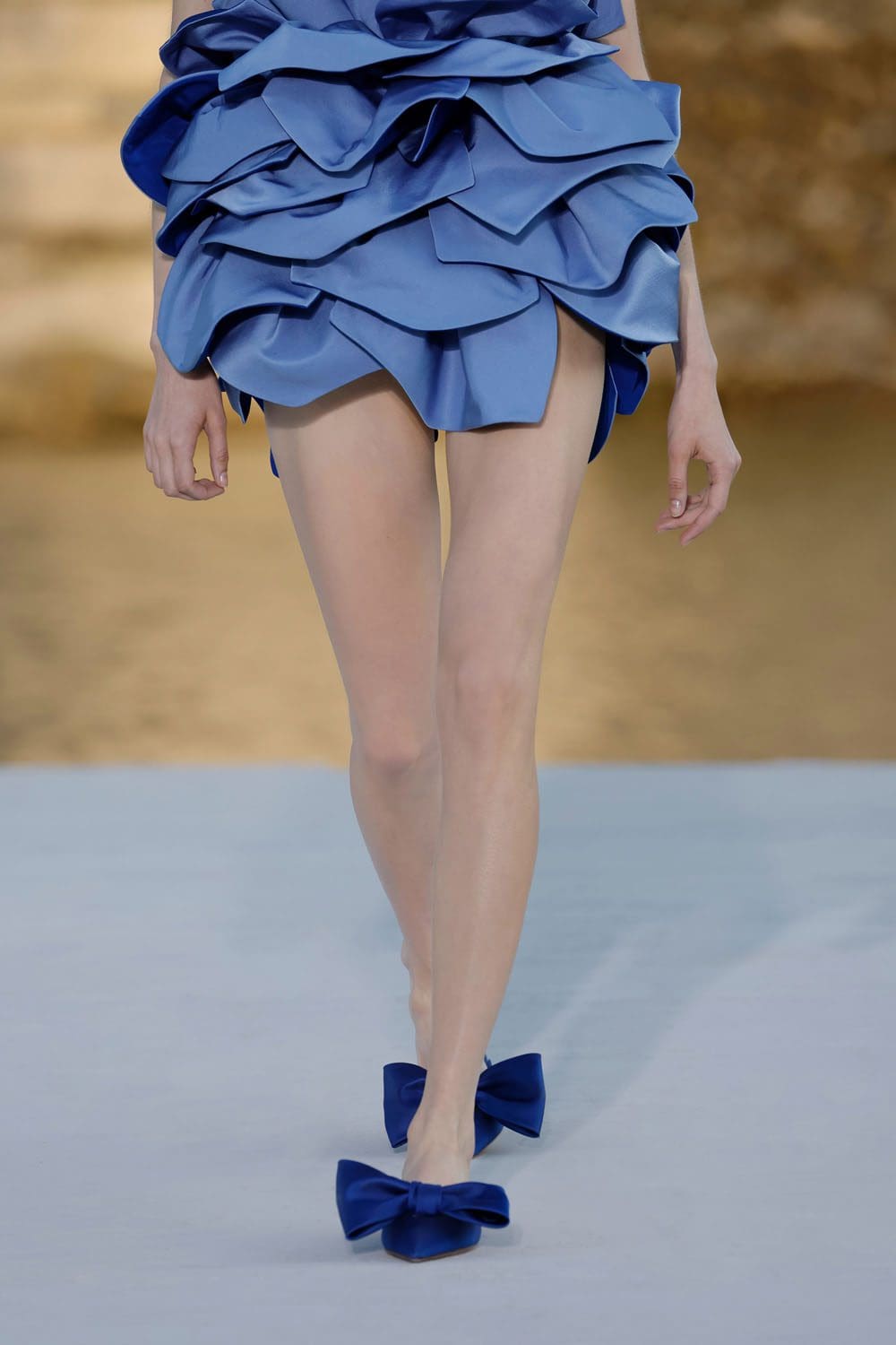 Valentino Haute Couture Осень 2023 2024 Подробности за кулисами Runway Журнал (60)