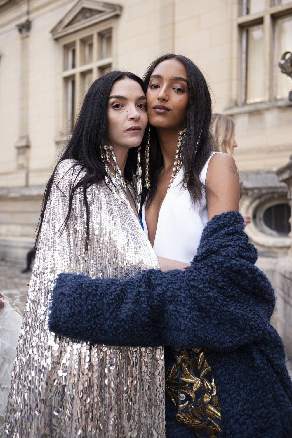 Valentino Haute Couture Осень 2023 2024 Подробности за кулисами Runway Журнал (80)