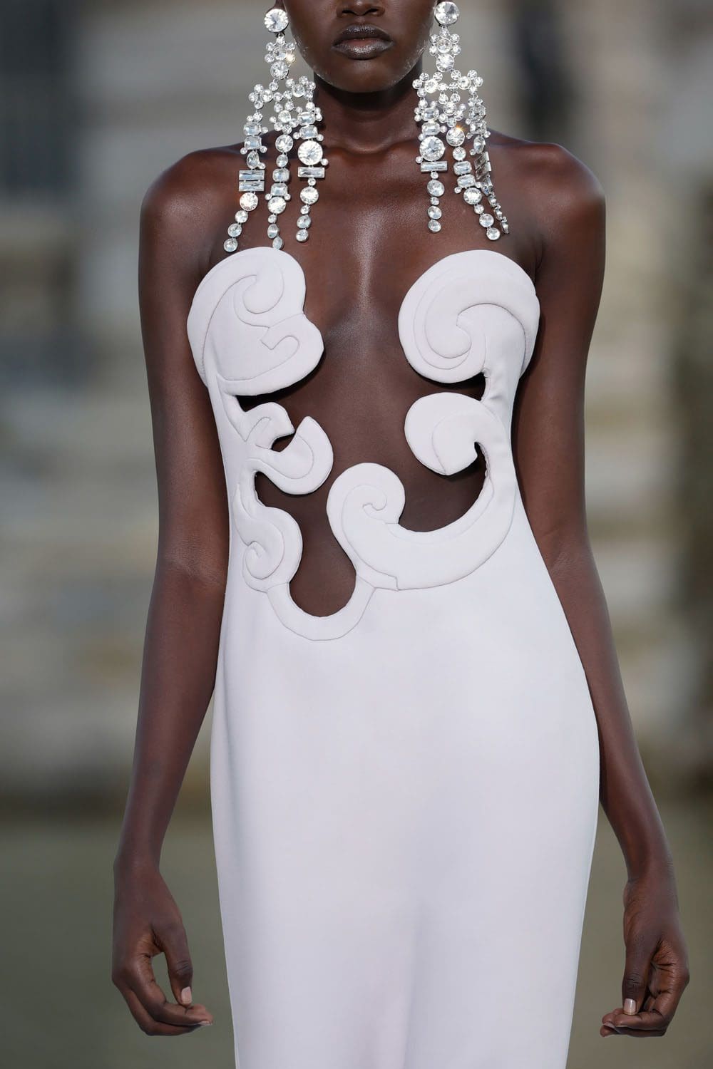 Valentino Haute Couture Осень 2023 2024 Подробности за кулисами Runway Журнал (82)