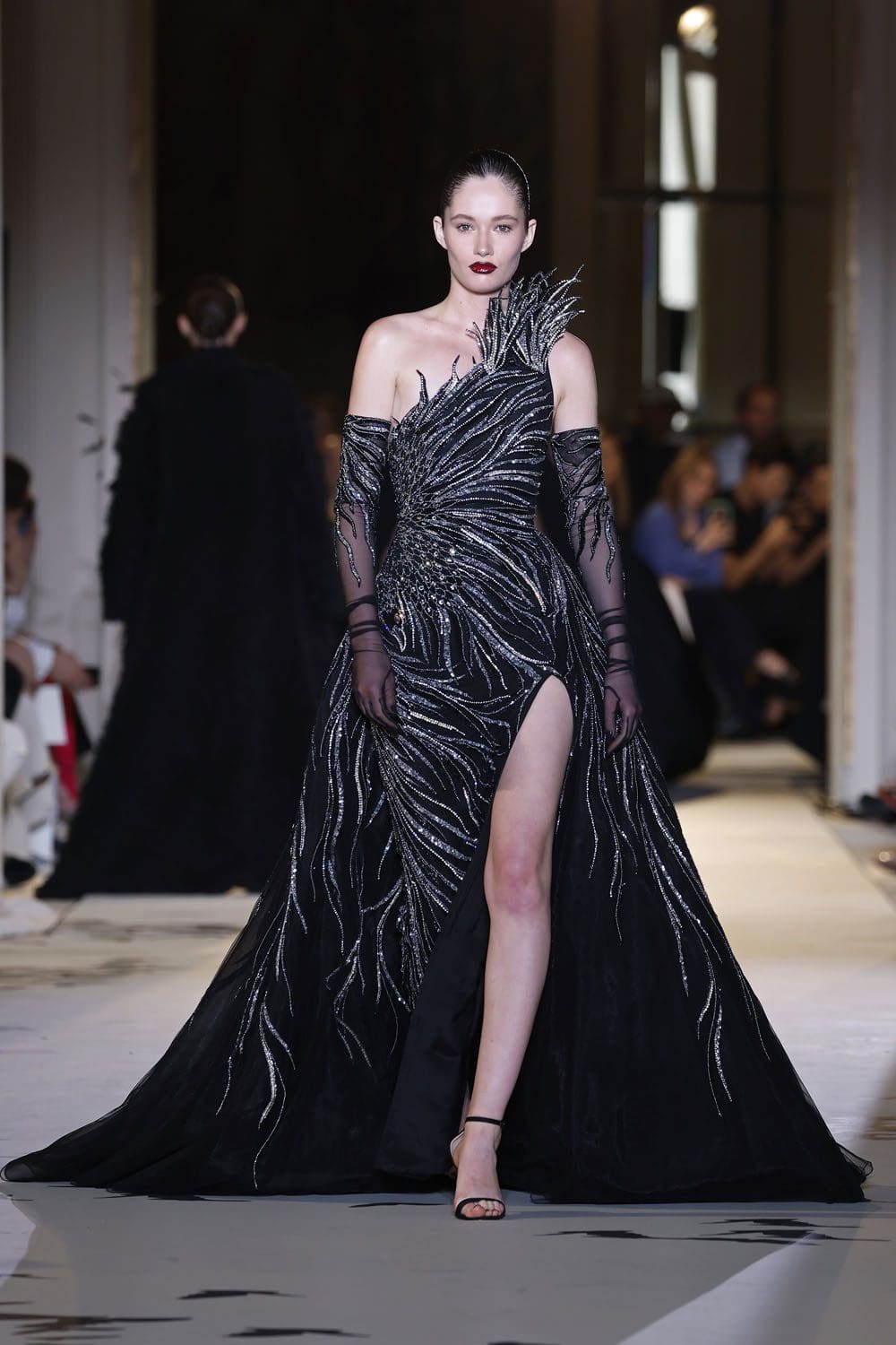 Zuhair Murad Haute Couture Automne 2023 2024 Runway Magazine (20)