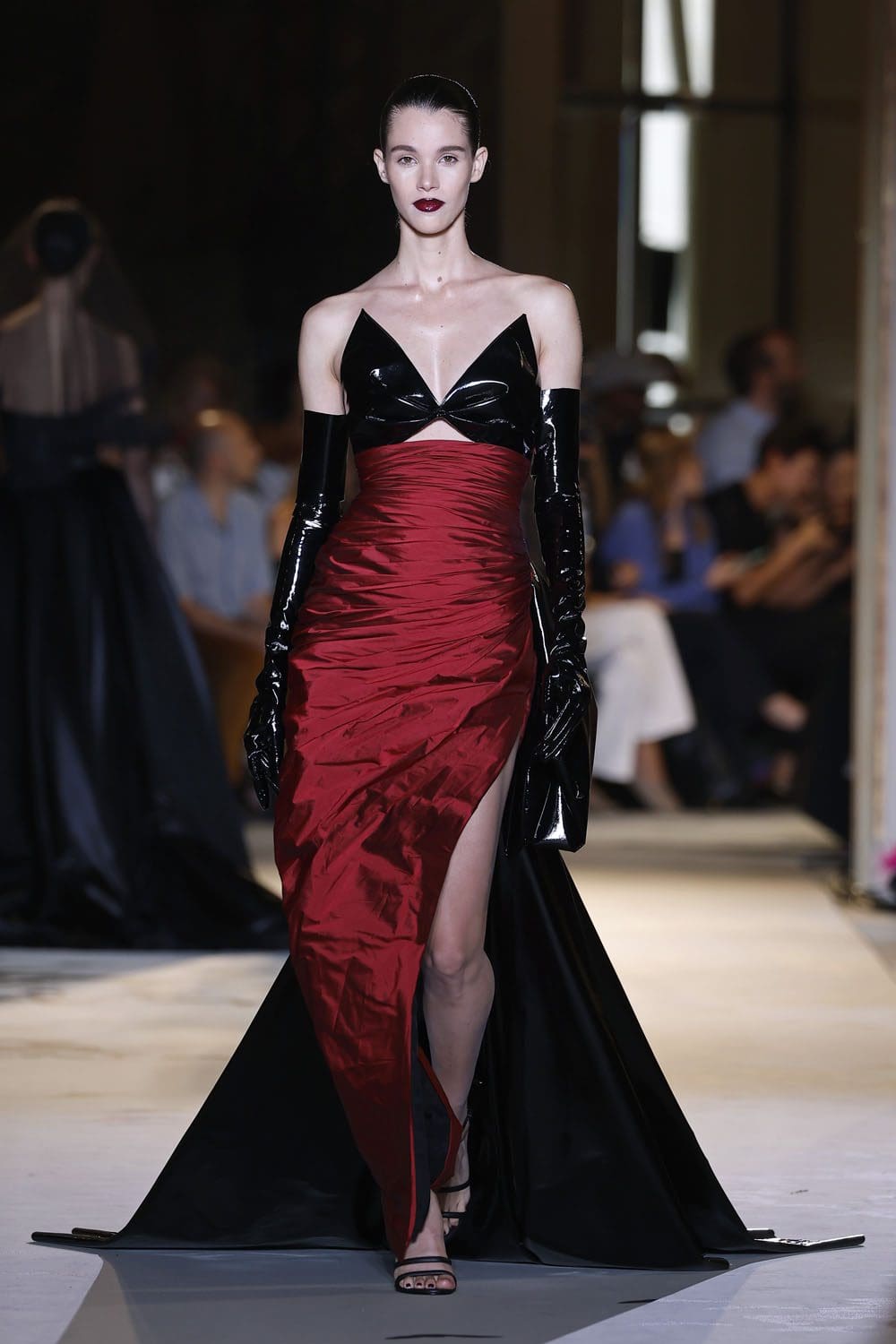 Zuhair Murad Haute Couture Automne 2023 2024 Runway Magazine (25)