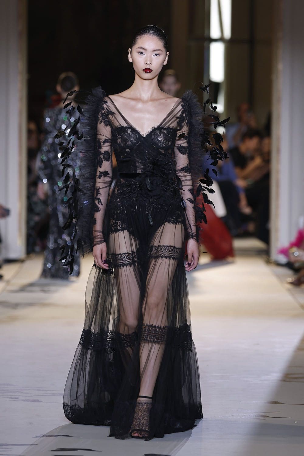 Zuhair Murad Haute Couture Automne 2023 2024 Runway Magazine (26)