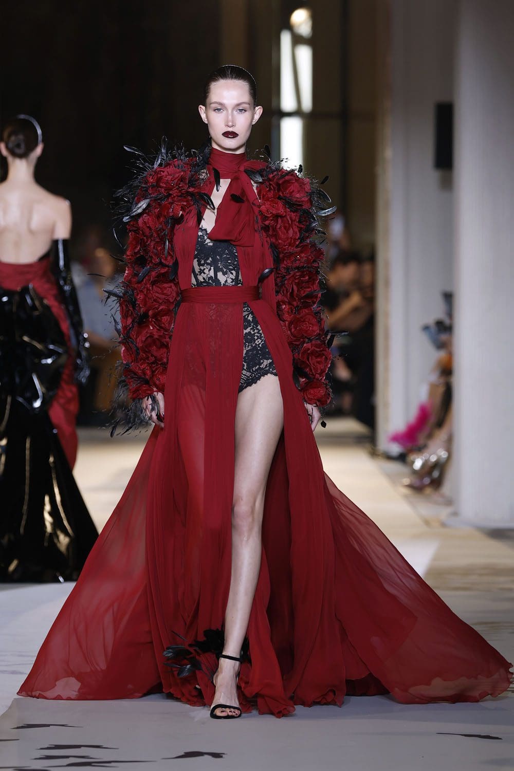 Zuhair Murad Haute Couture Automne 2023 2024 Runway Magazine (27)