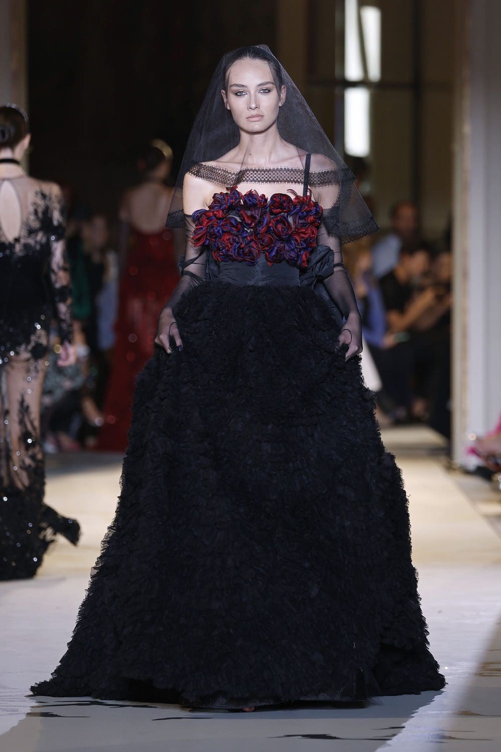 Zuhair Murad Haute Couture Automne 2023 2024 Runway Magazine (34)