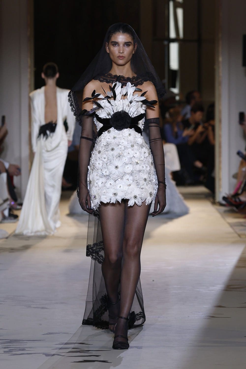Zuhair Murad Haute Couture Automne 2023 2024 Runway Magazine (4)