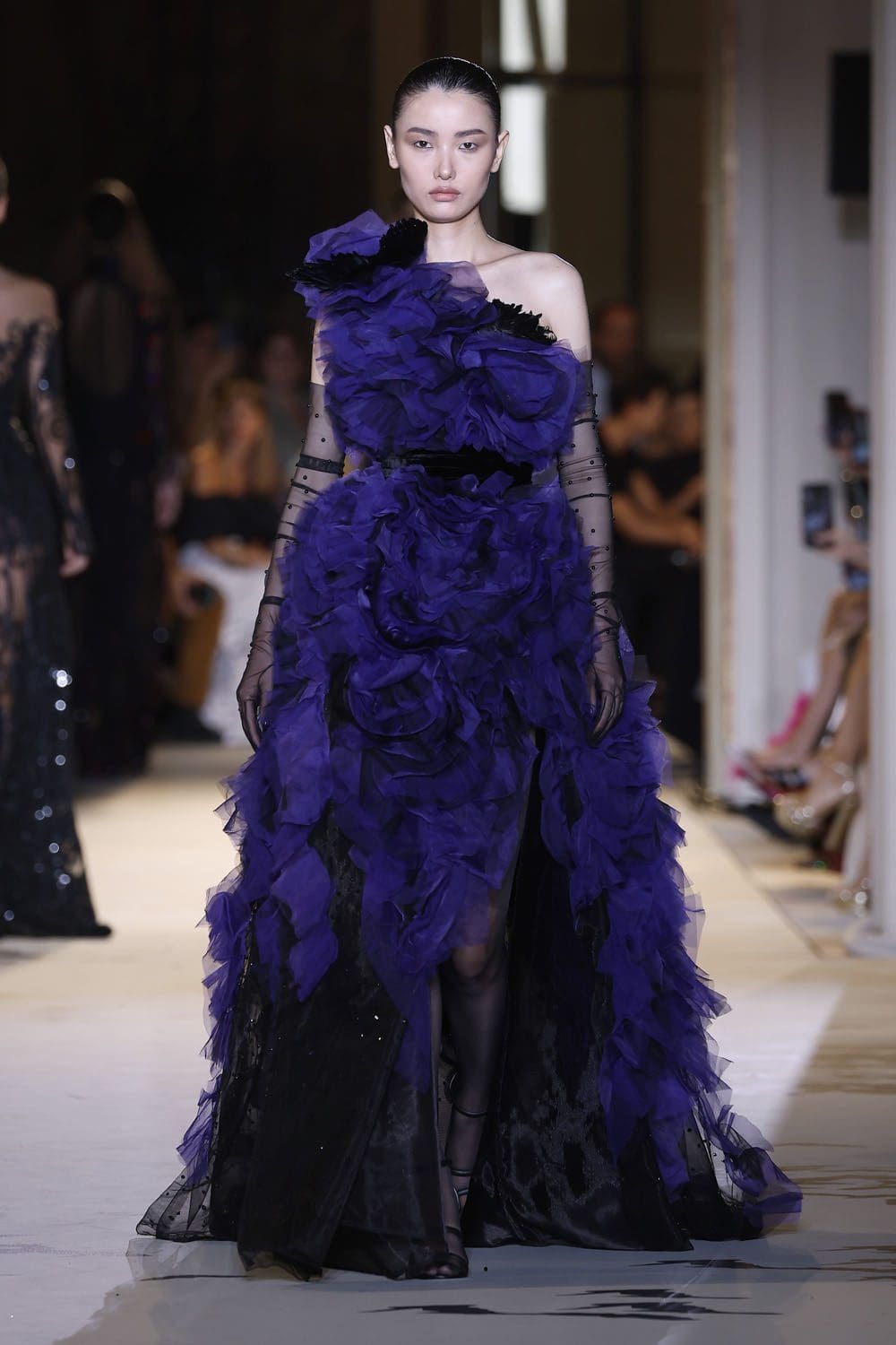 Zuhair Murad Haute Couture Automne 2023 2024 Runway Magazine (40)