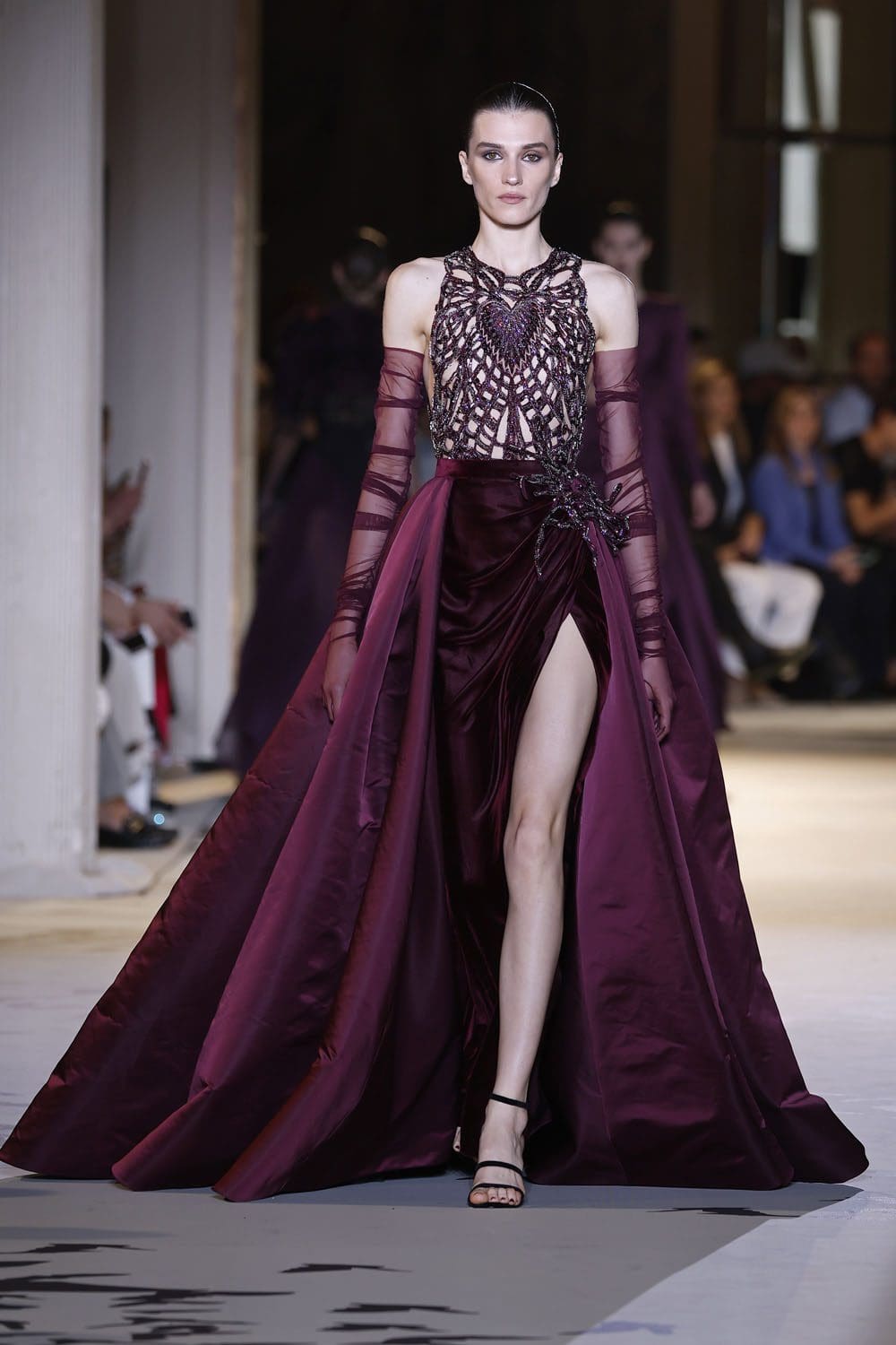 Zuhair Murad Haute Couture Automne 2023 2024 Runway Magazine (48)