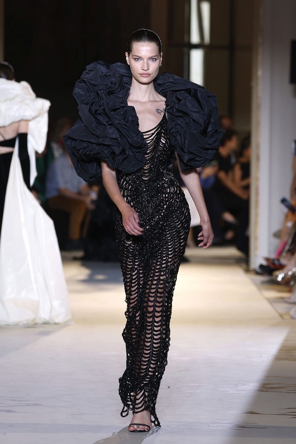 Zuhair Murad Haute Couture Automne 2023 2024 Runway Magazine (8)