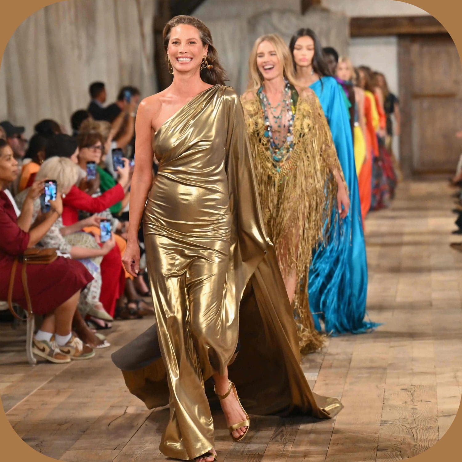 10. Ральф Лорен весна-лето 2024 New York Runway Магазины