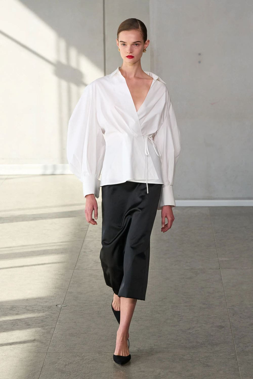 卡罗琳娜·海莱拉 (Carolina Herrera) 春夏 2024 Runway 杂志(1)