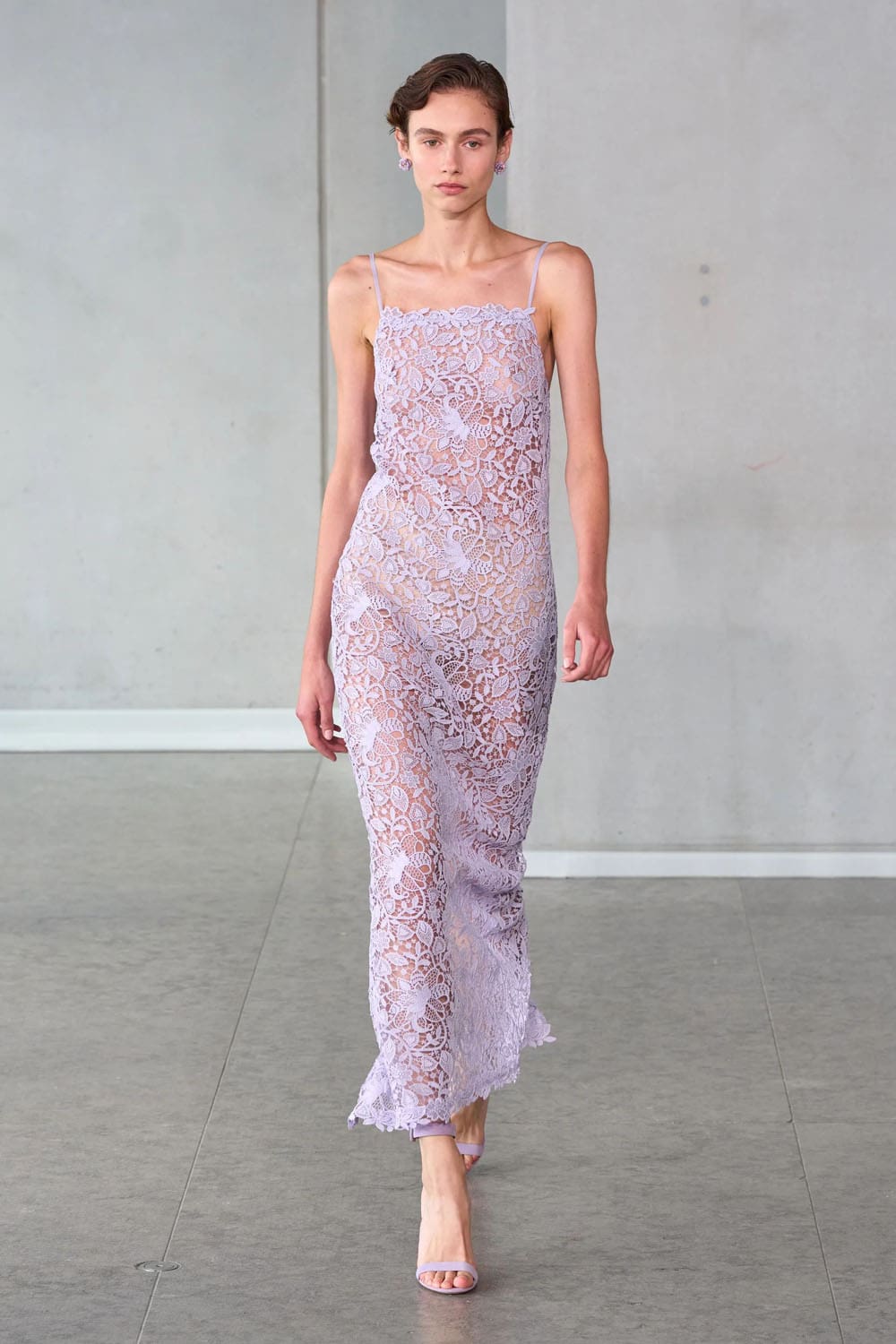 卡罗琳娜·海莱拉 (Carolina Herrera) 春夏 2024 Runway 杂志(18)