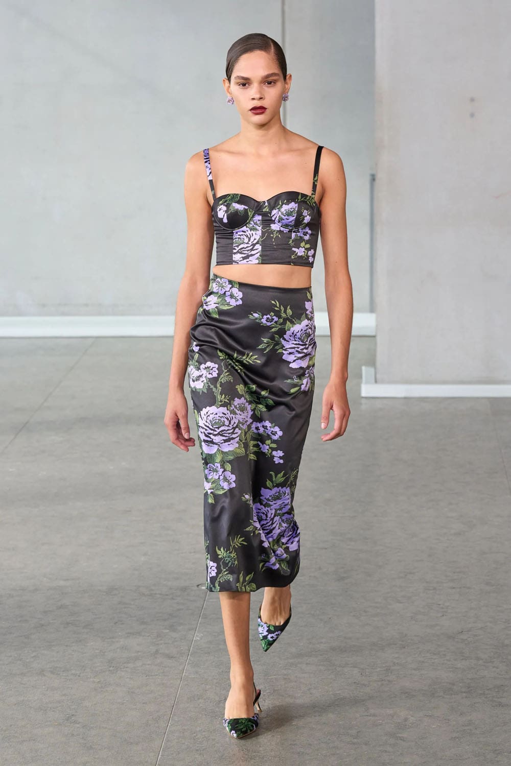 卡罗琳娜·海莱拉 (Carolina Herrera) 春夏 2024 Runway 杂志(22)