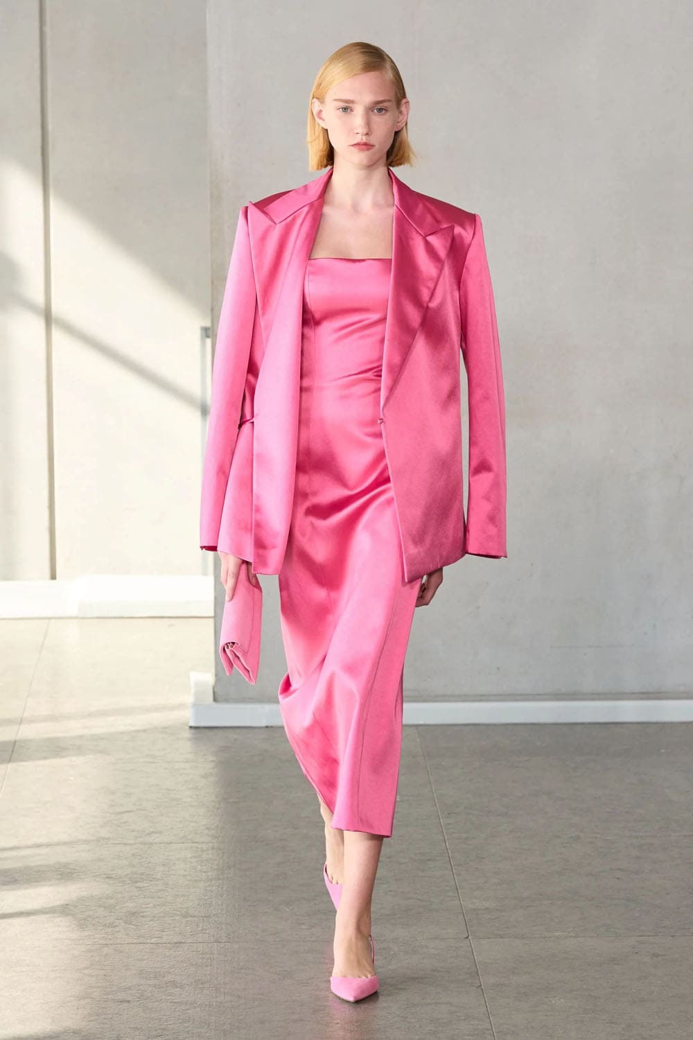 卡罗琳娜·海莱拉 (Carolina Herrera) 春夏 2024 Runway 杂志(29)