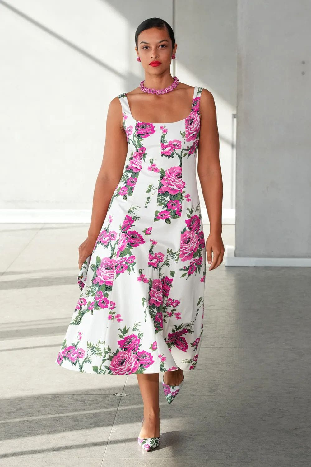卡罗琳娜·海莱拉 (Carolina Herrera) 春夏 2024 Runway 杂志(30)