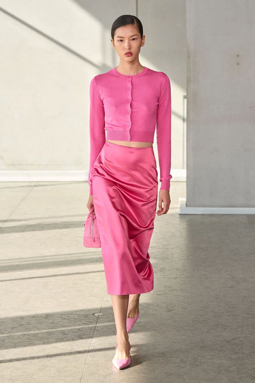 卡罗琳娜·海莱拉 (Carolina Herrera) 春夏 2024 Runway 杂志(31)