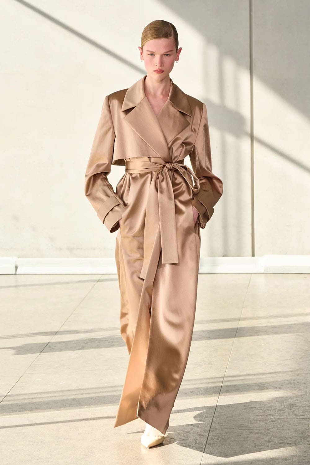 卡罗琳娜·海莱拉 (Carolina Herrera) 春夏 2024 Runway 杂志(38)