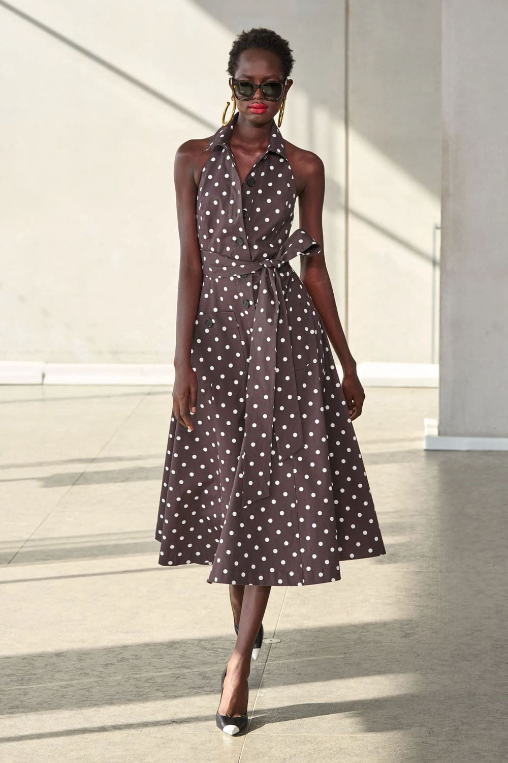卡罗琳娜·海莱拉 (Carolina Herrera) 春夏 2024 Runway 杂志(41)