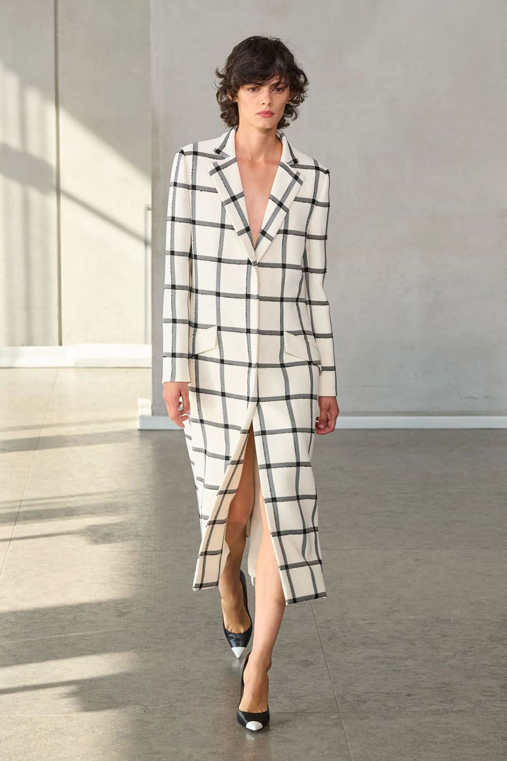 卡罗琳娜·海莱拉 (Carolina Herrera) 春夏 2024 Runway 杂志(42)