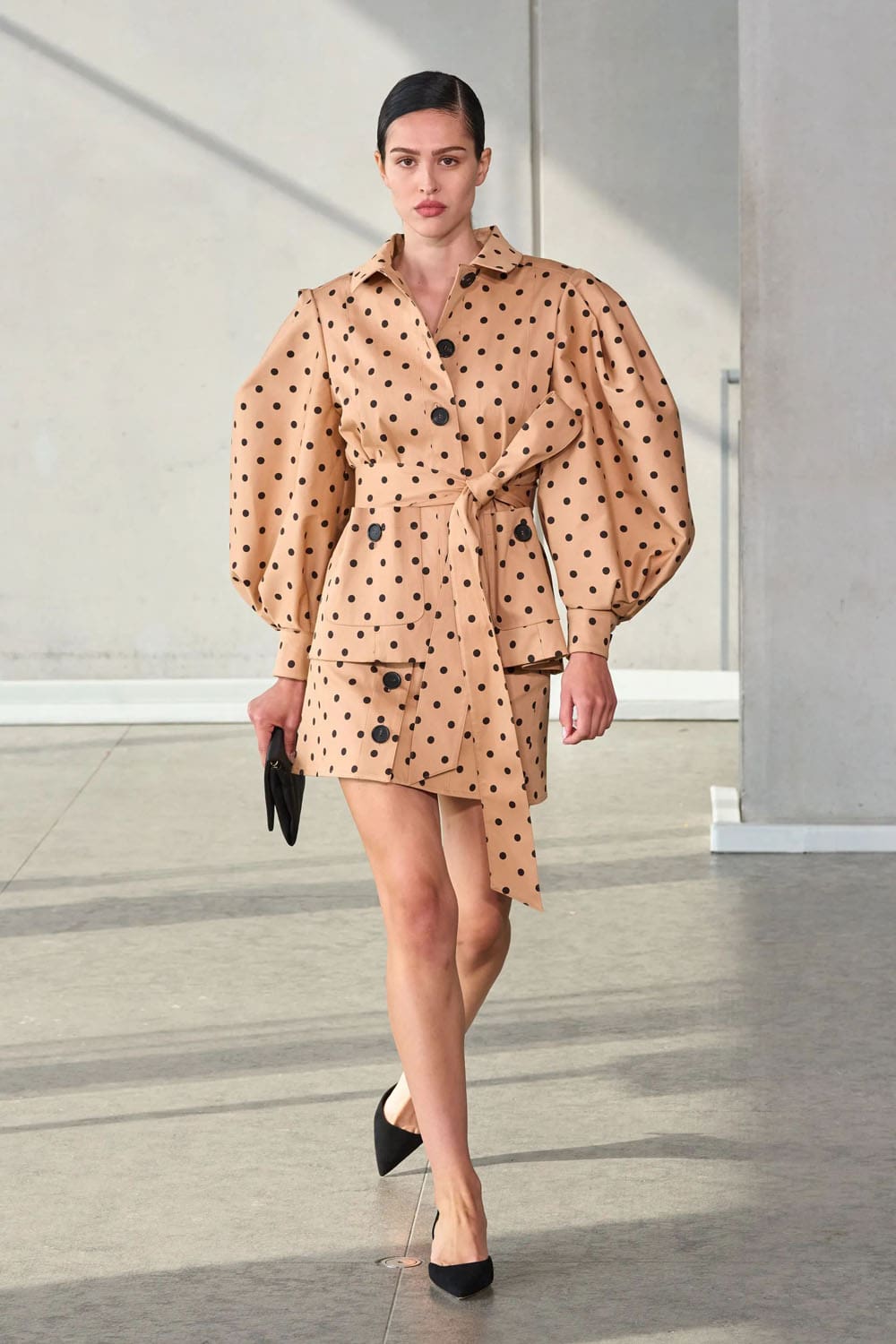 卡罗琳娜·海莱拉 (Carolina Herrera) 春夏 2024 Runway 杂志(47)