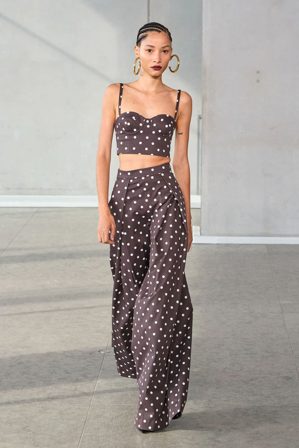 卡罗琳娜·海莱拉 (Carolina Herrera) 春夏 2024 Runway 杂志(49)