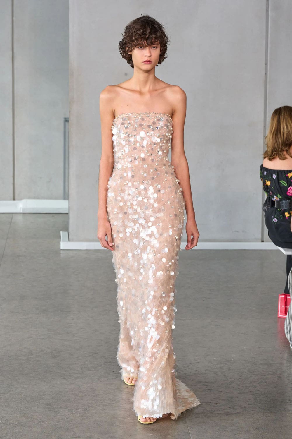 卡罗琳娜·海莱拉 (Carolina Herrera) 春夏 2024 Runway 杂志(56)