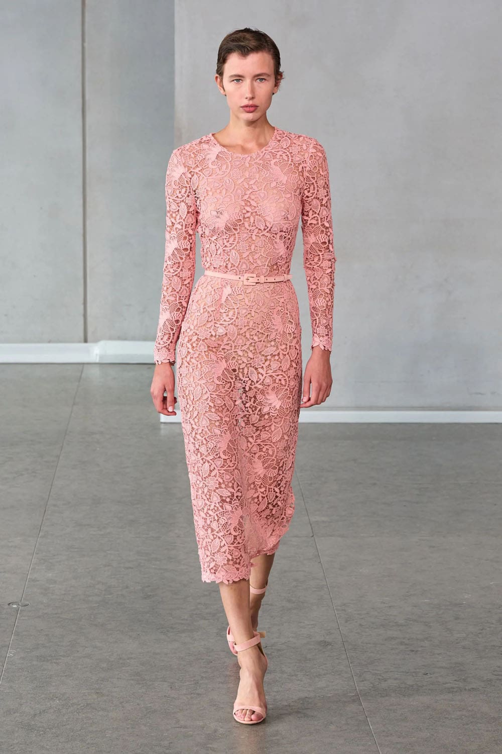 卡罗琳娜·海莱拉 (Carolina Herrera) 春夏 2024 Runway 杂志(57)