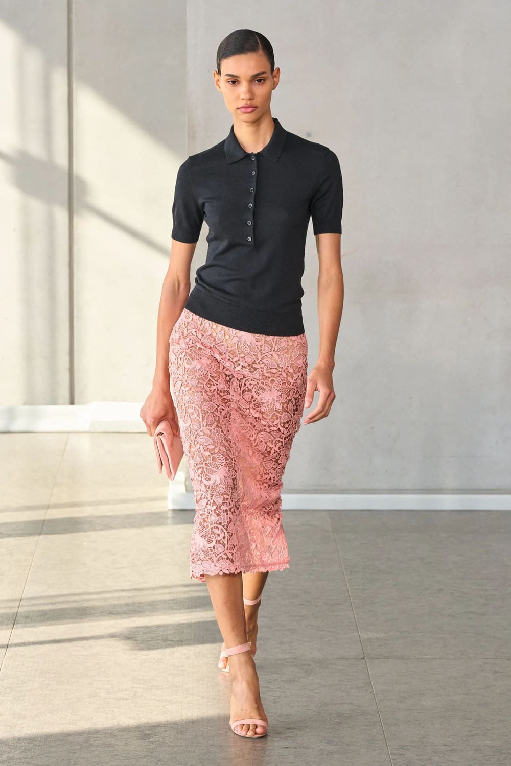 卡罗琳娜·海莱拉 (Carolina Herrera) 春夏 2024 Runway 杂志(59)