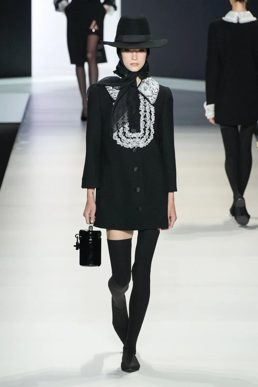 Dolce Gabbana Primavera Estate 2024 Runway Magazine (28)