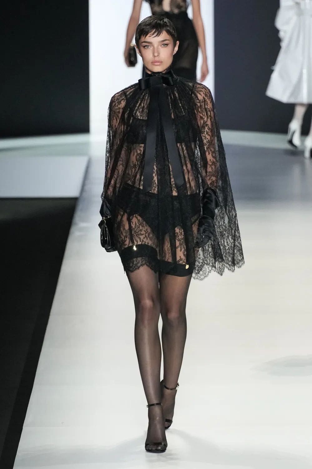 Dolce Gabbana Primavera Estate 2024 Runway Magazine (55)