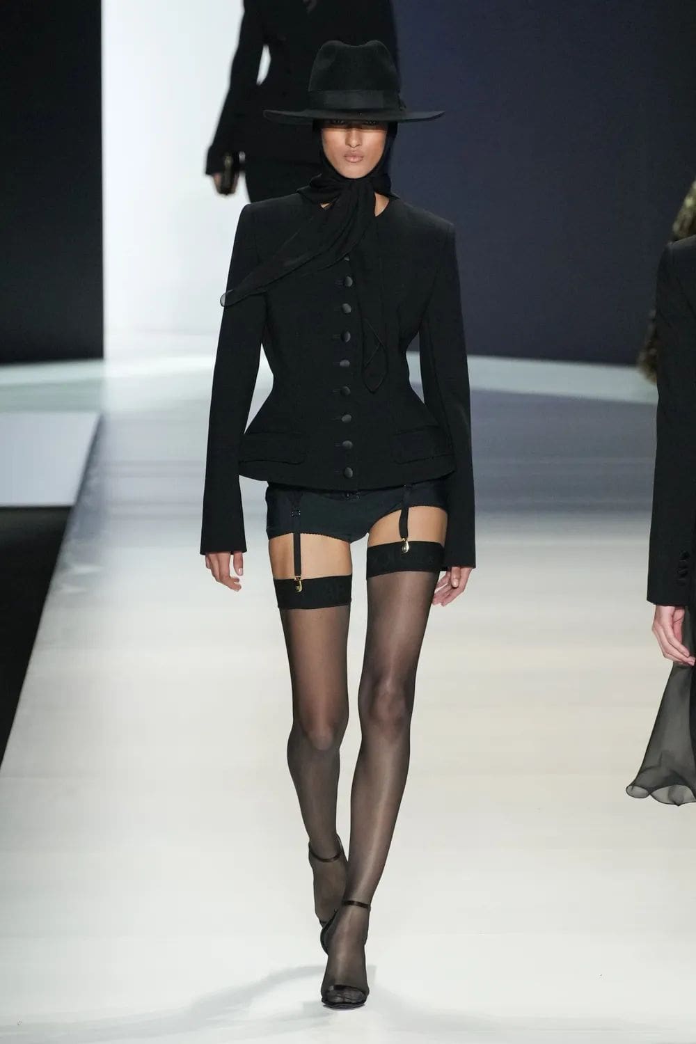 Dolce Gabbana Primavera Estate 2024 Runway Magazine (64)