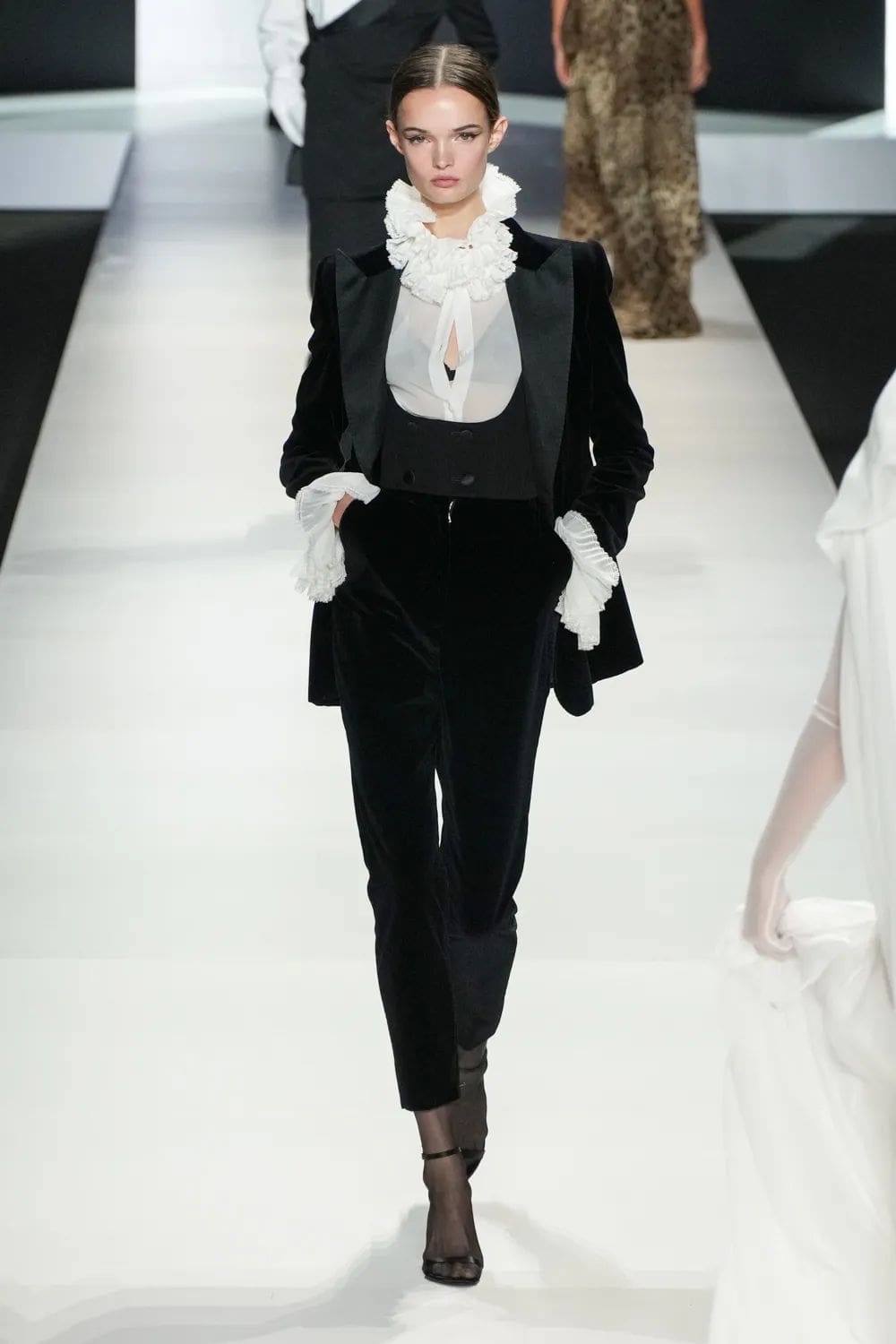 Dolce Gabbana Primavera Estate 2024 Runway Magazine (73)