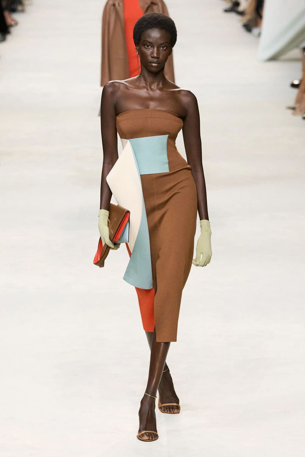 Fendi Frühling Sommer 2024 Runway Magazin (1)