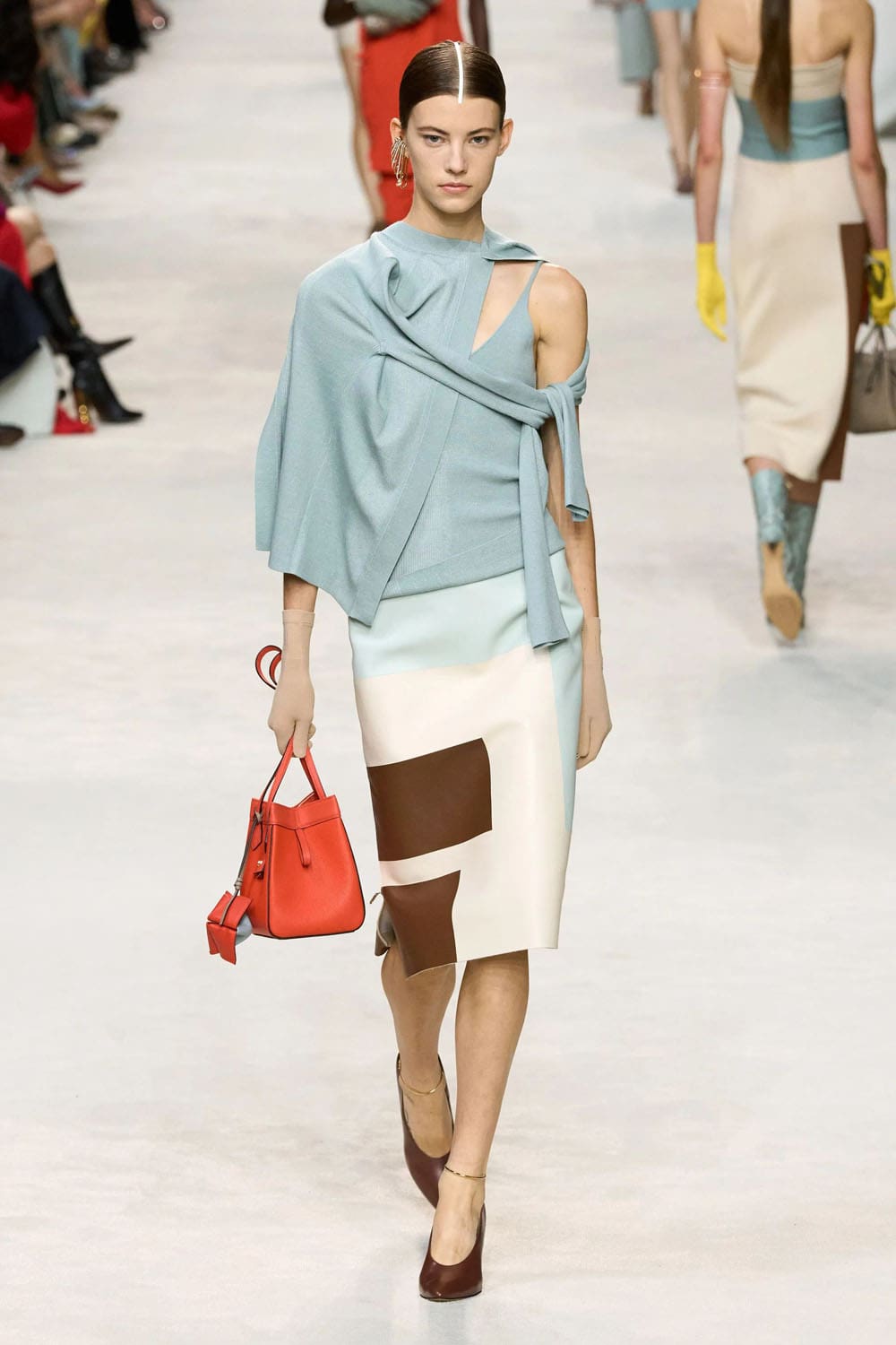 Fendi Frühling Sommer 2024 Runway Magazin (10)