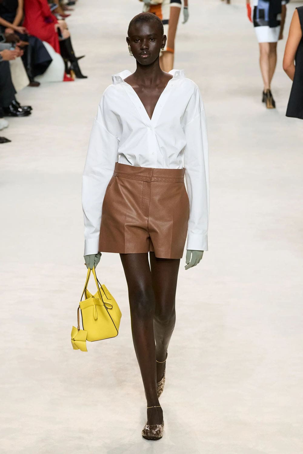 Fendi Frühling Sommer 2024 Runway Magazin (29)