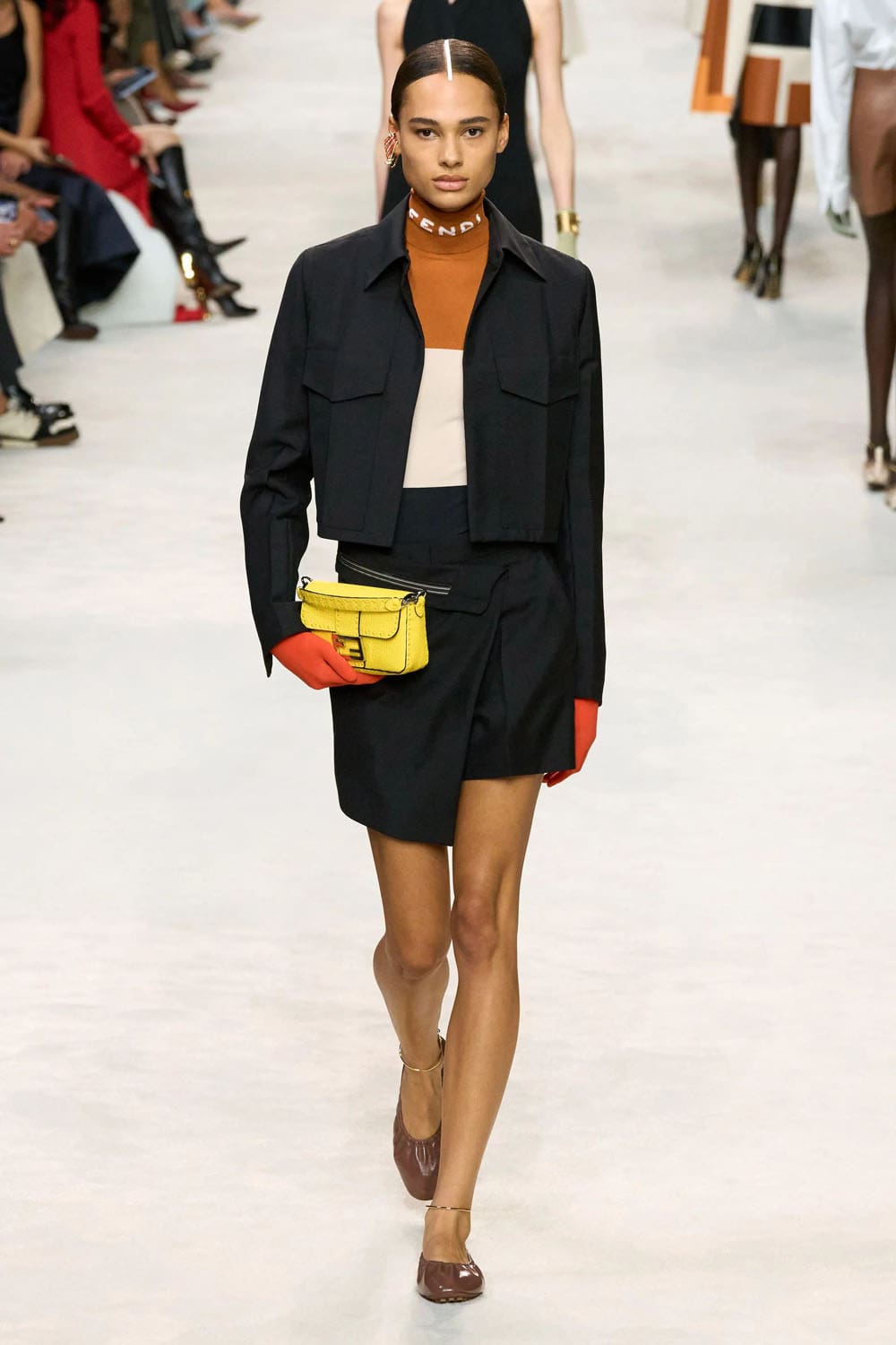 Fendi Frühling Sommer 2024 Runway Magazin (31)