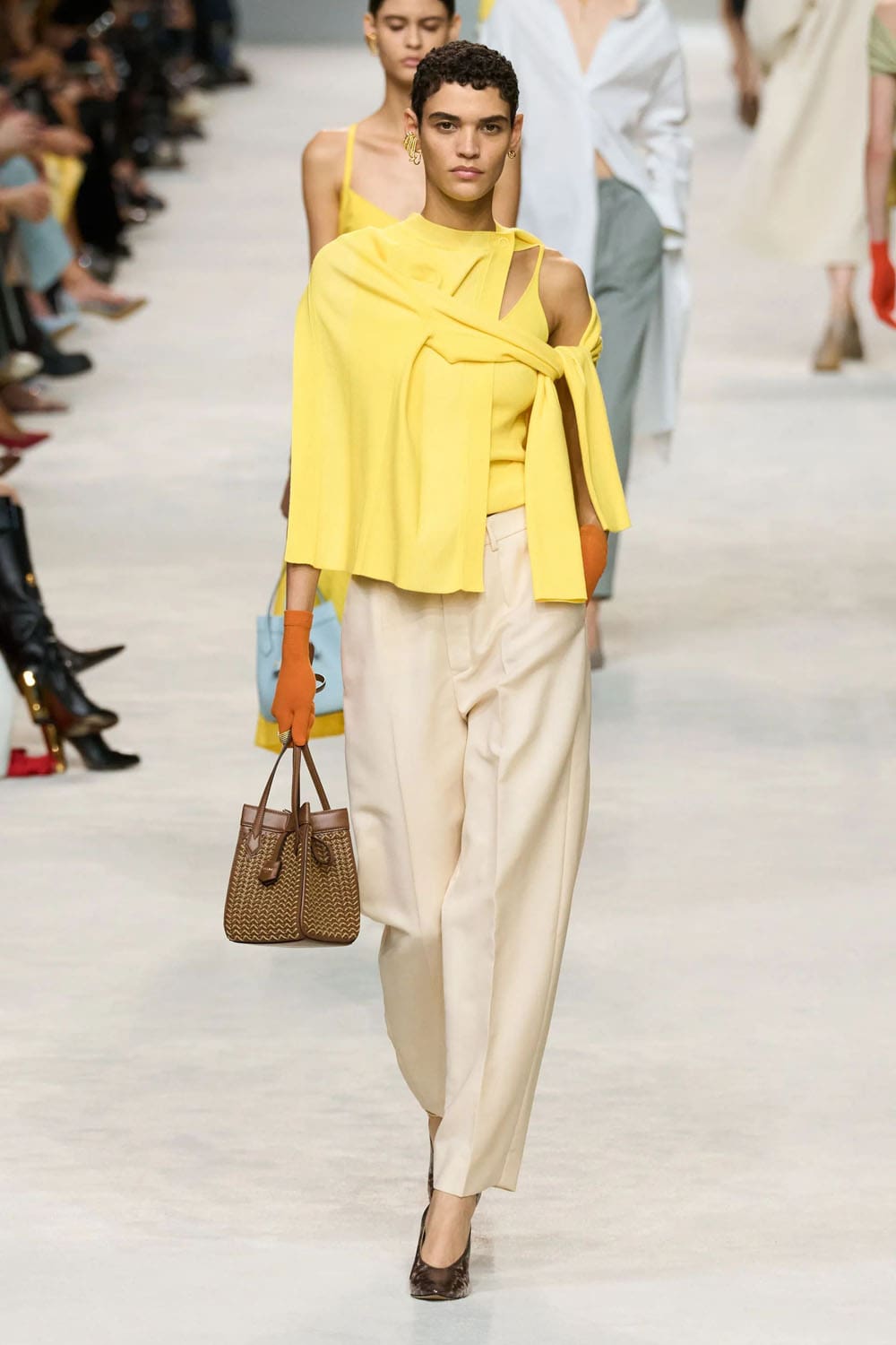 Fendi Frühling Sommer 2024 Runway Magazin (37)