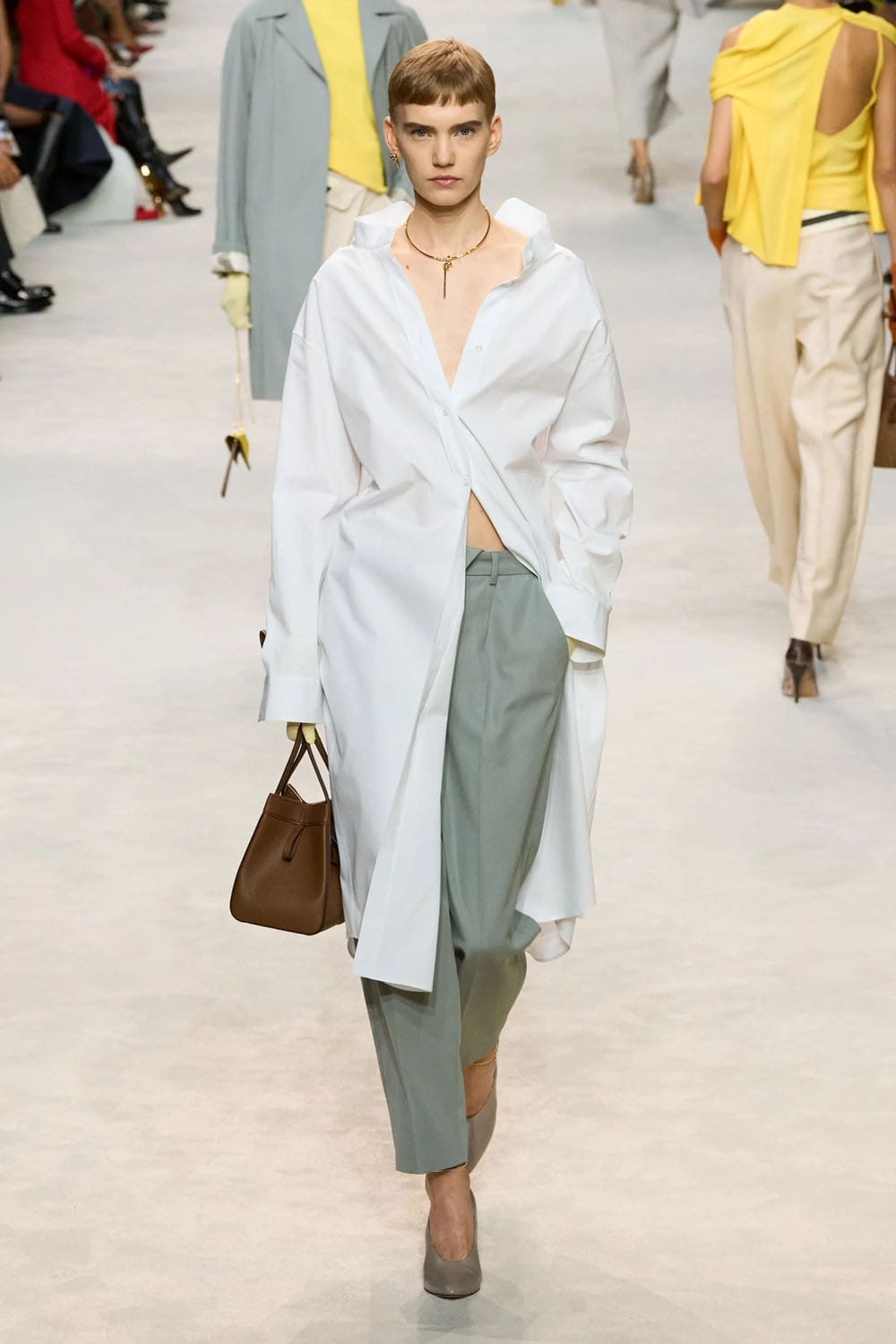 Fendi Frühling Sommer 2024 Runway Magazin (39)