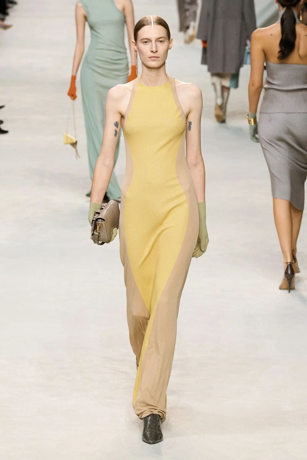 Fendi Frühling Sommer 2024 Runway Magazin (46)