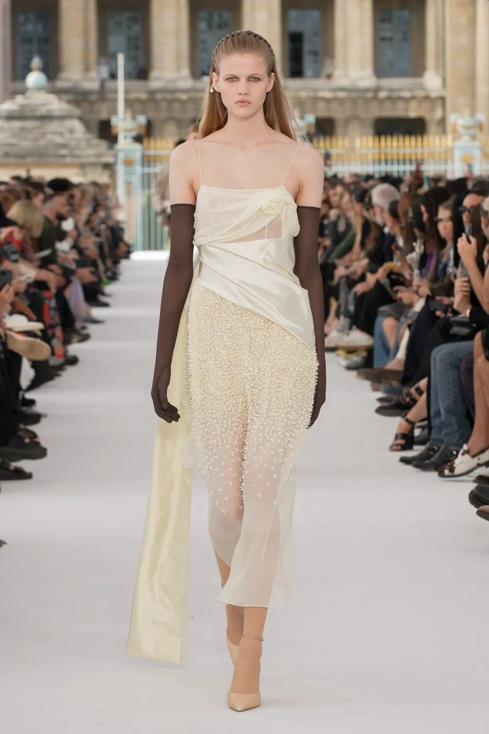 纪梵希春夏 2024 Runway 杂志(10)