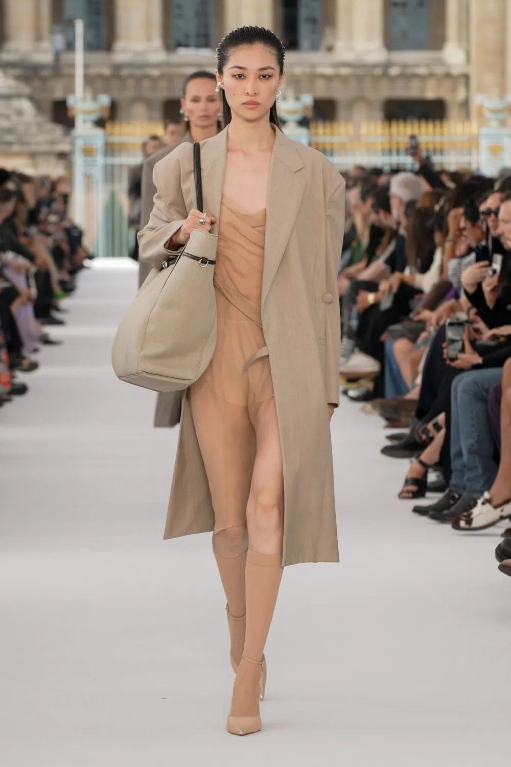 纪梵希春夏 2024 Runway 杂志(18)
