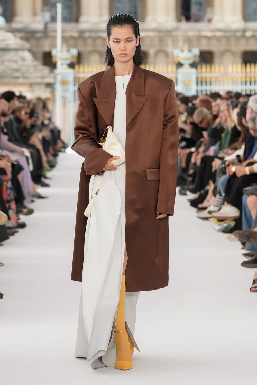 纪梵希春夏 2024 Runway 杂志(24)