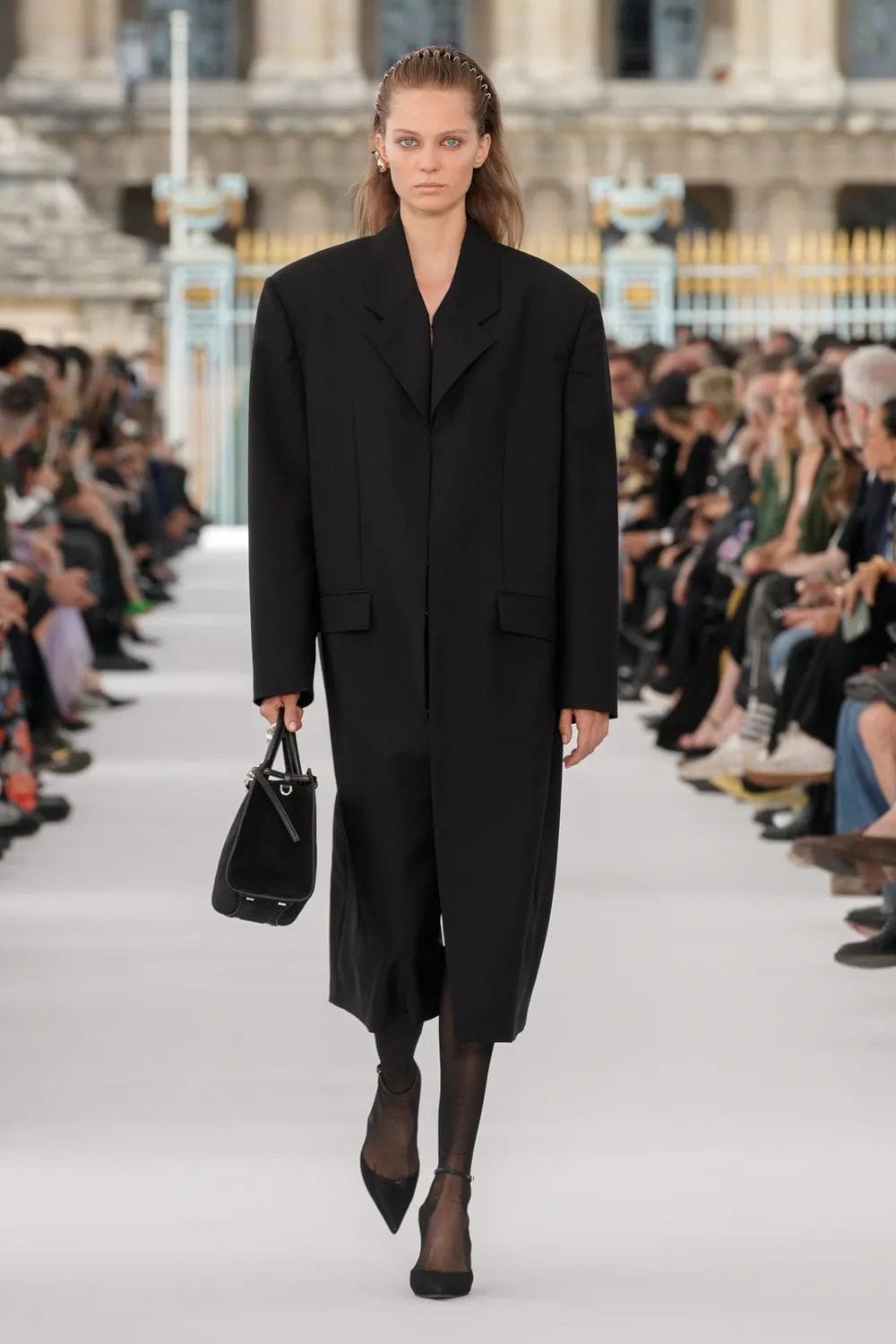 纪梵希春夏 2024 Runway 杂志(3)