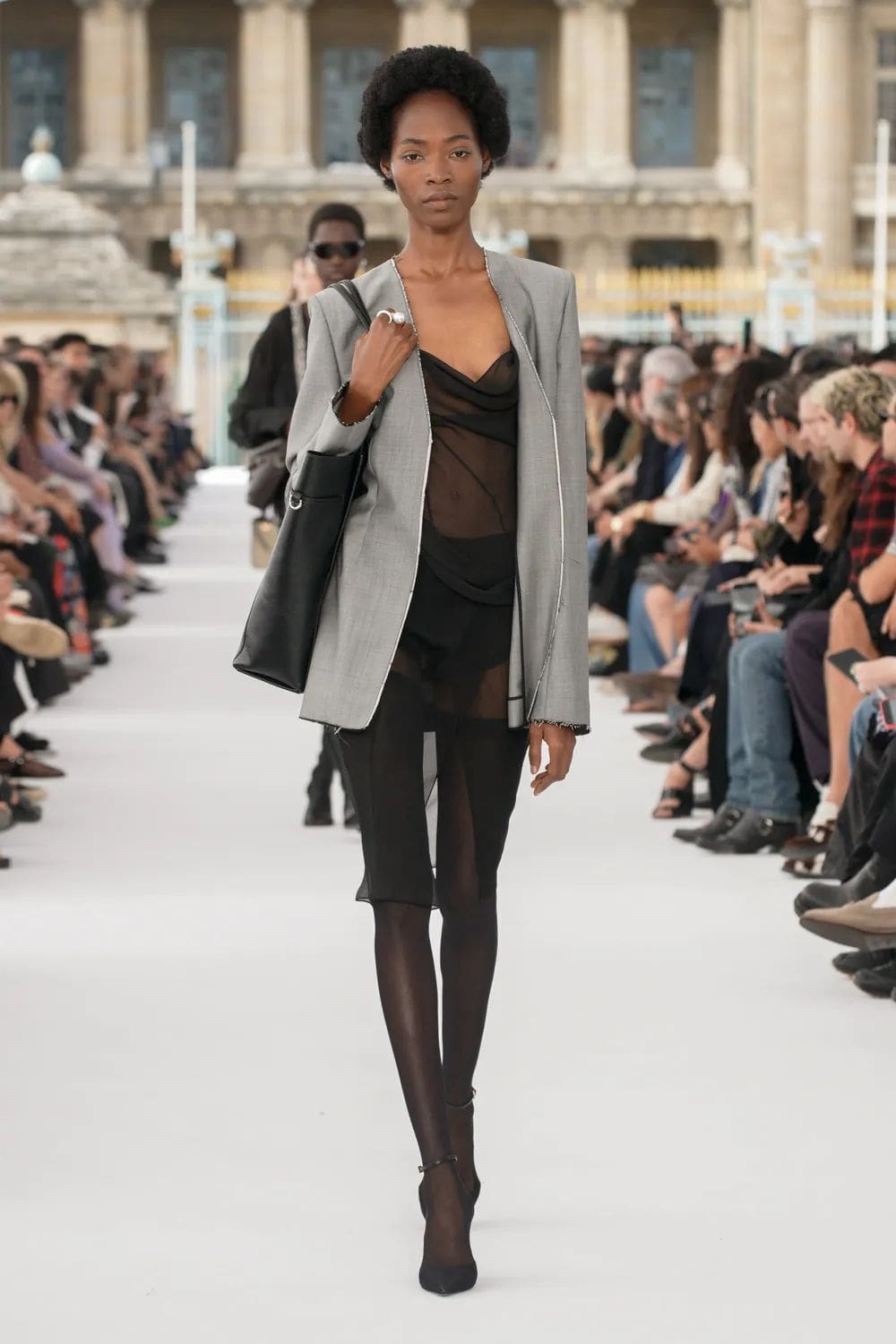 纪梵希春夏 2024 Runway 杂志(30)