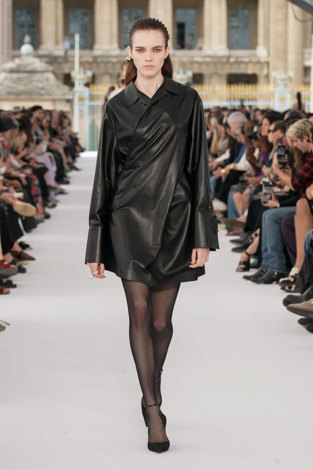 纪梵希春夏 2024 Runway 杂志(33)